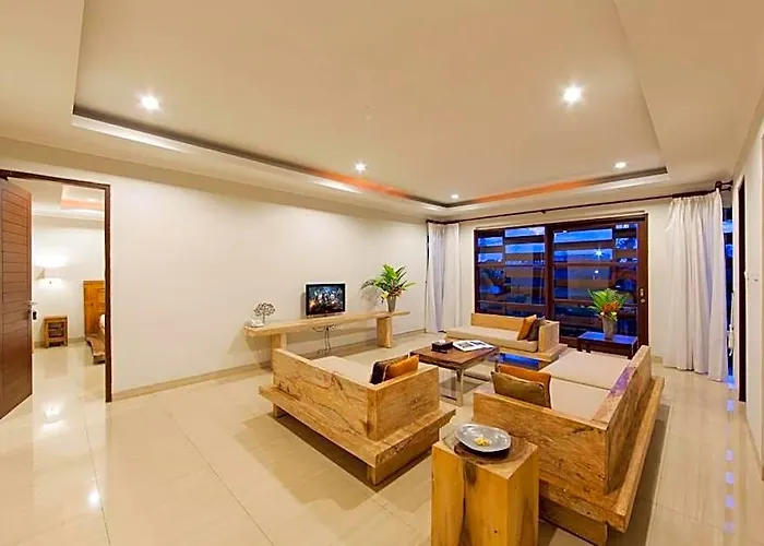 Villa Cozy 3 Bedroom Private Pool Seminyak Rev33 Petitenget (Seminyak)