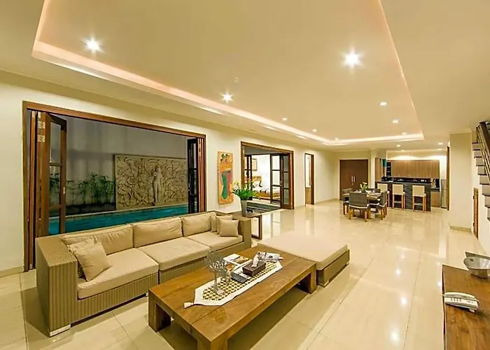 Cozy 3 Bedroom Private Pool Seminyak Rev33 Petitenget (Seminyak)