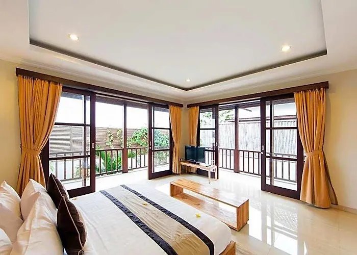 Cozy 3 Bedroom Private Pool Seminyak Rev33 Villa