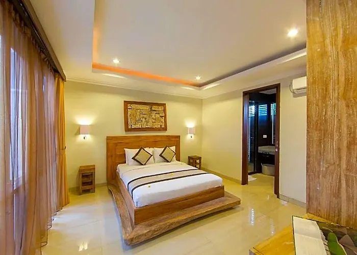 Cozy 3 Bedroom Private Pool Seminyak Rev33 Villa Petitenget (Seminyak)