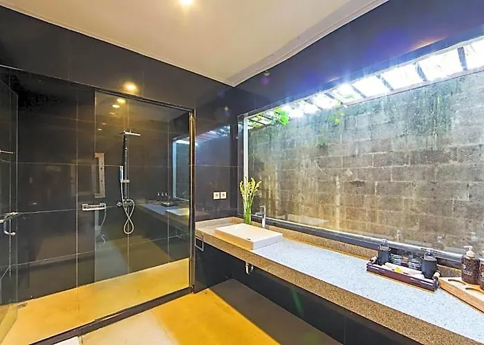Villa Cozy 3 Bedroom Private Pool Seminyak Rev33 *